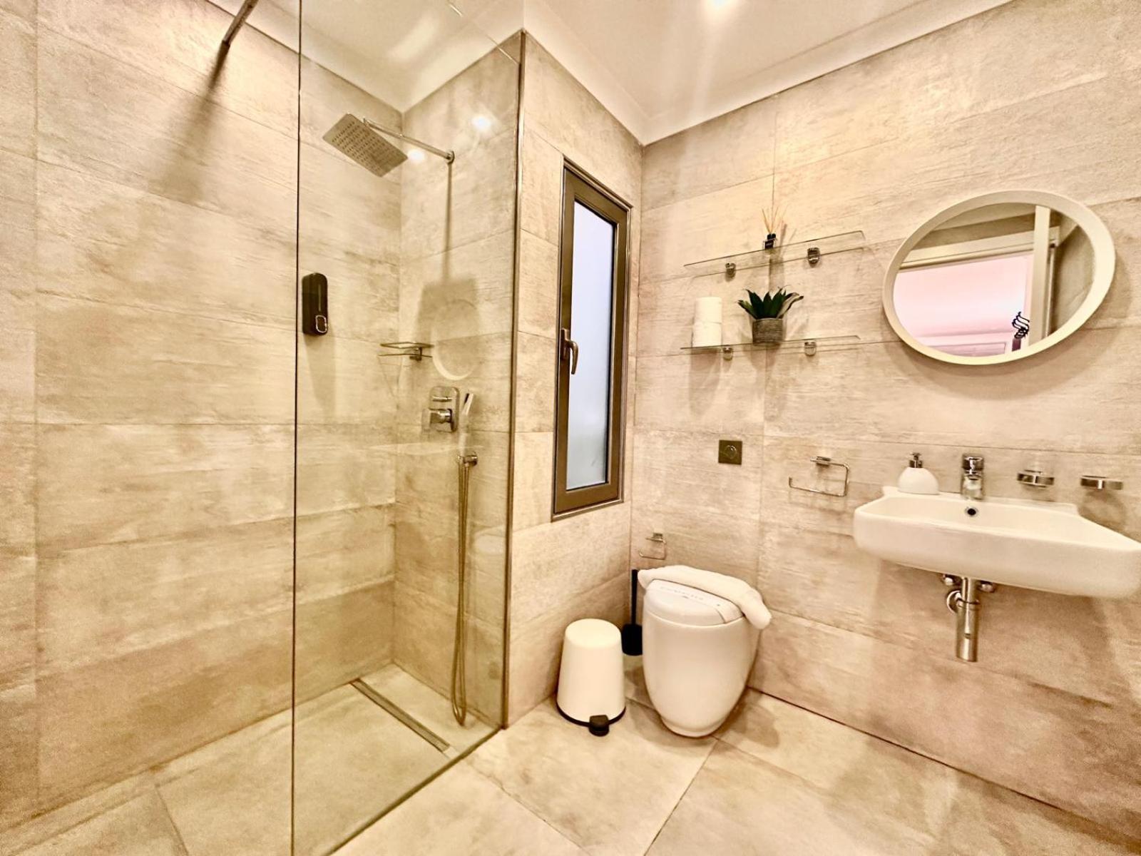 Charming Flat Off The Sea Front 公寓